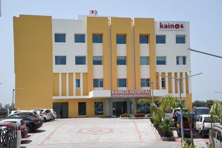 Kainos Hospital building in Rohtak